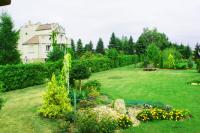 Лужайка перед домом на усадьбе Верес