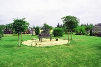 Лужайка перед домом на усадьбе Верес