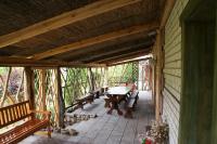 Крытая терасса на усадьбе Верес