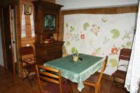 Стол на усадьбе Верес