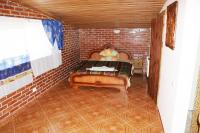 Двухспальная кровать на усадьбе Верес