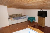 Диван на усадьбе Верес